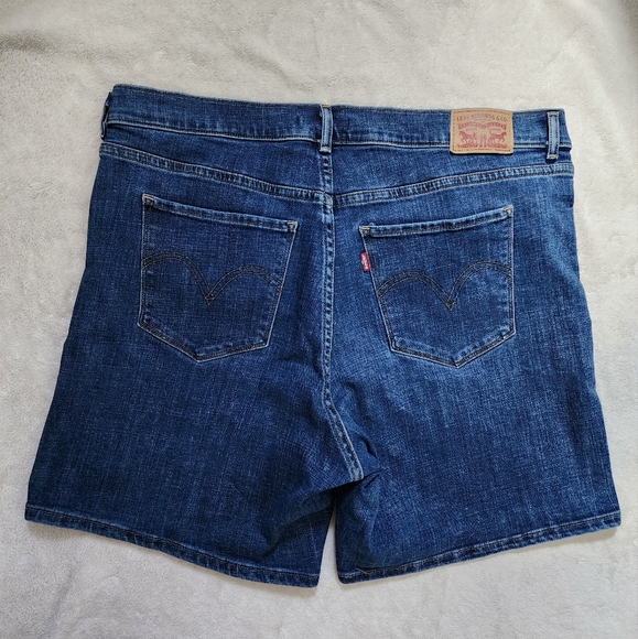 Levi's Classic Stretch Mid-thigh Denim Jean Shorts - Picture 1 of 11